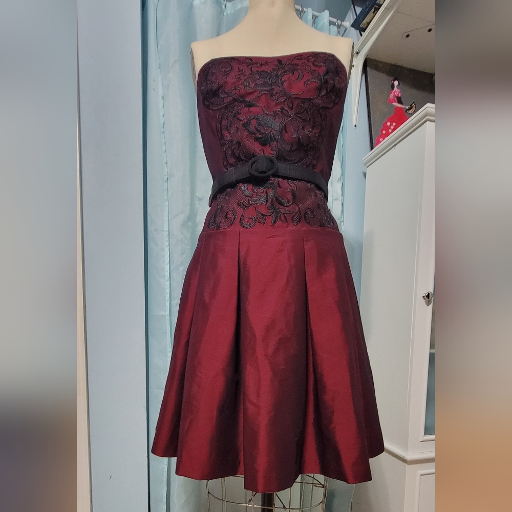 WHBM Strapless Burgundy Cocktail Dress with Embroidered Bodice Sz 8